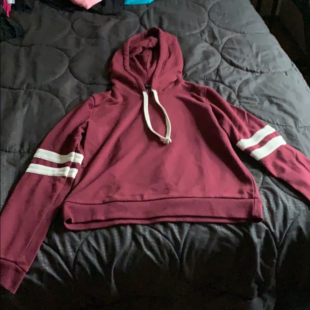 Winter crop top maroon with white stripes and hood